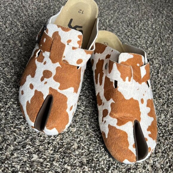Tabi Shoes - Worst Case Cow Print Tabi Clogs 12M/14W Japanese Kawaii Western Animal Print